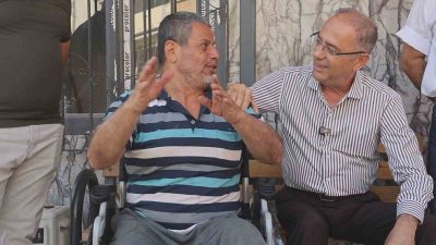 Başkan Yapar, engelli vatandaşa verdiği sözü tutarak tekerlekli sandalyeyi teslim etti Hatay’da sosyal belediyecilik anlayışıyla çalışmalarına devam eden Antakya Belediye Başkanı